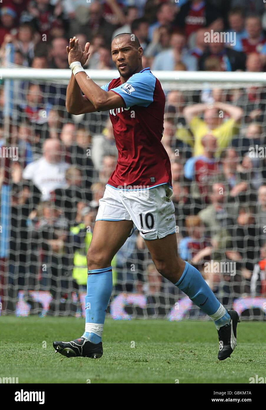 Fußball - Barclays Premier League - Aston Villa V Everton - Villa Park Stockfoto