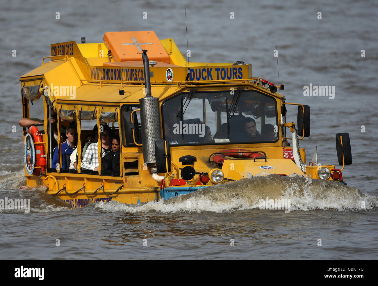 Boat Stock - London. Ein von Duck Tours auf der Themse betriebenes Sightseeing-Boot Stockfoto