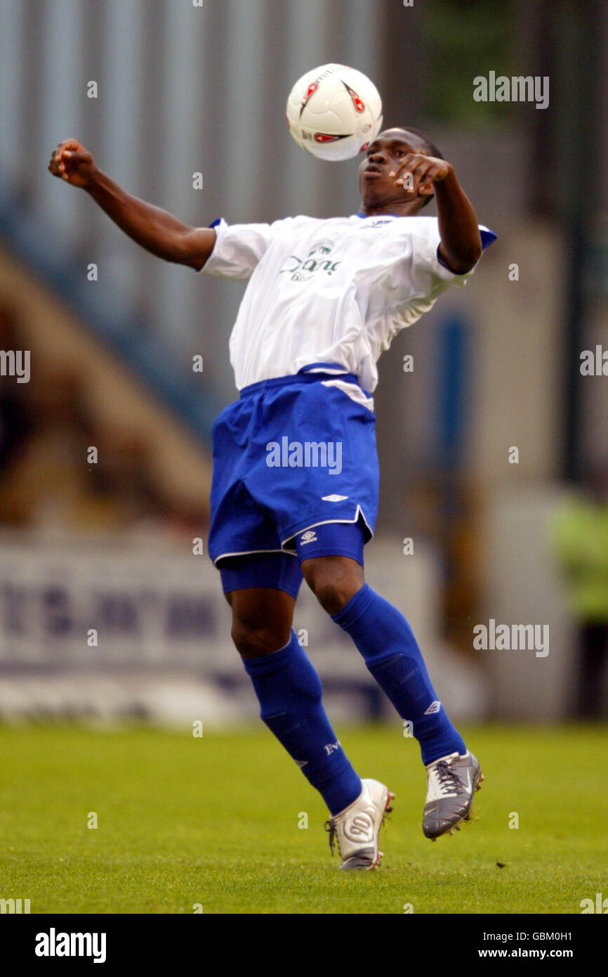 Fußball - freundlich - Burnley gegen Everton. Joseph Yobo, Everton Stockfoto