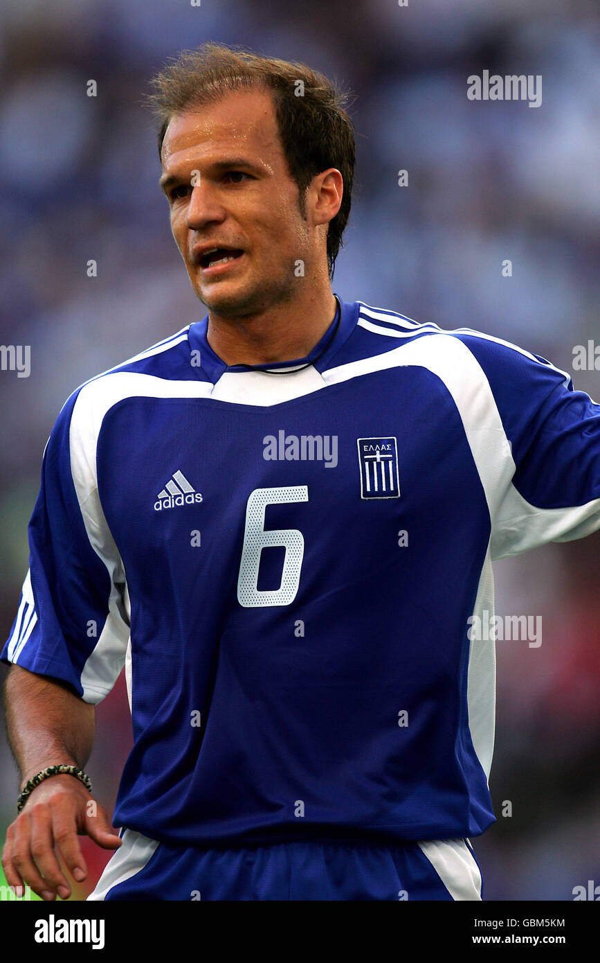 Fußball - UEFA-Europameisterschaft 2004 - Halbfinale - Griechenland / Tschechische Republik. Angelos Basinas, Griechenland Stockfoto
