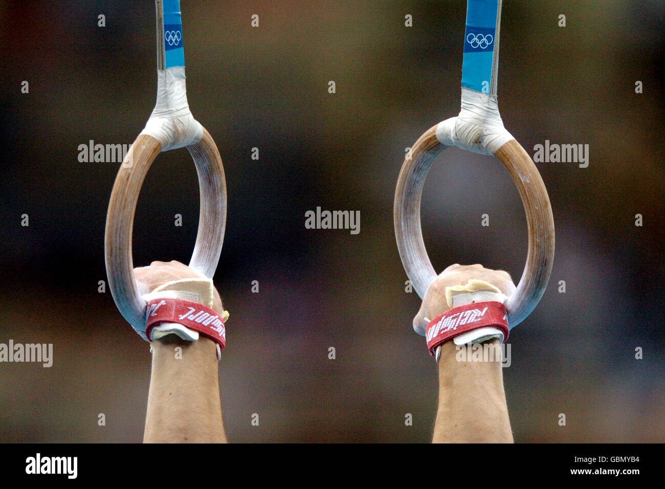 Gymnastik - Olympische Spiele 2004 in Athen - Mannschaftsfinale der Männer. Die Ringe Stockfoto