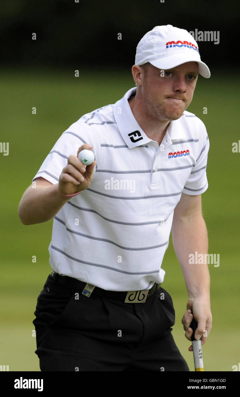 Golf - BMW PGA Championship 2009 - erster Tag - Wentworth Golf Club. David Horsey, Englands, erstirbt den 18. Während des 1. Rundes der BMW PGA Championship im Wentworth Golf Club, Surrey. Stockfoto