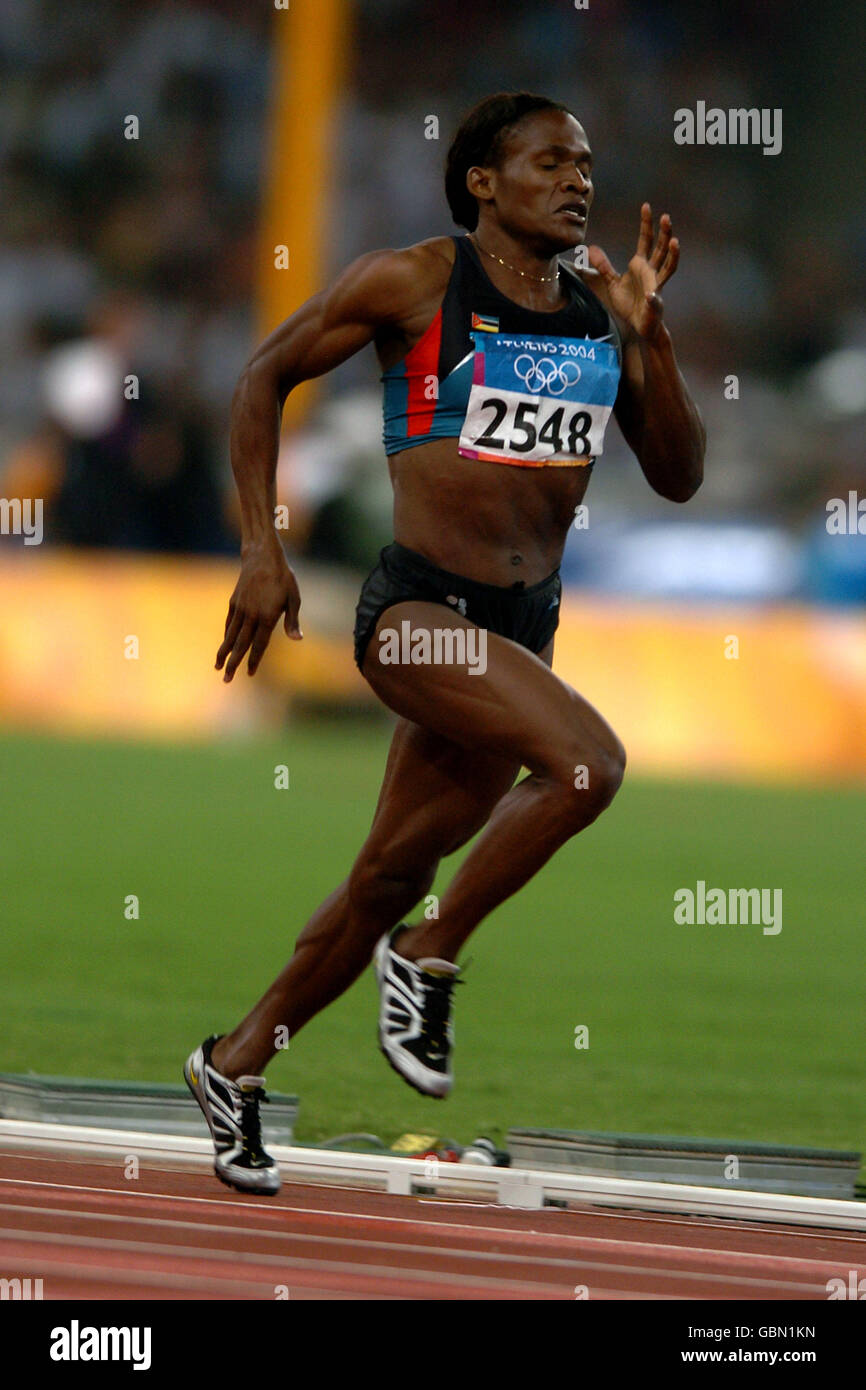 Leichtathletik - Olympische Spiele 2004 in Athen - 800 m der Frauen - Halbfinale 3. Mozambiques Maria de Lurdes Mutola in Aktion Stockfoto