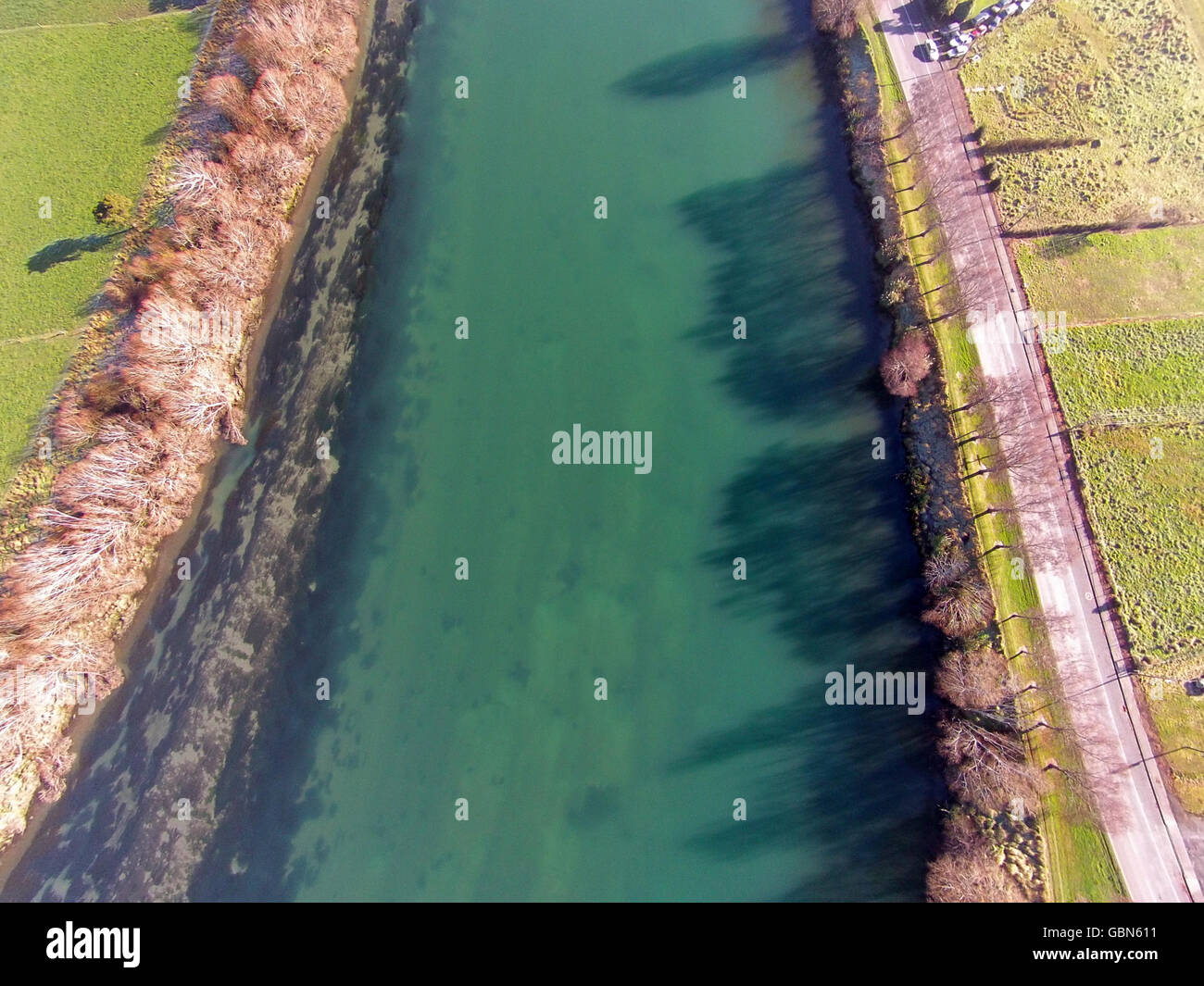 Clutha River in Kaitangata, in der Nähe von Balclutha, Clutha District, South Otago, Südinsel, Neuseeland - drone Antenne Stockfoto