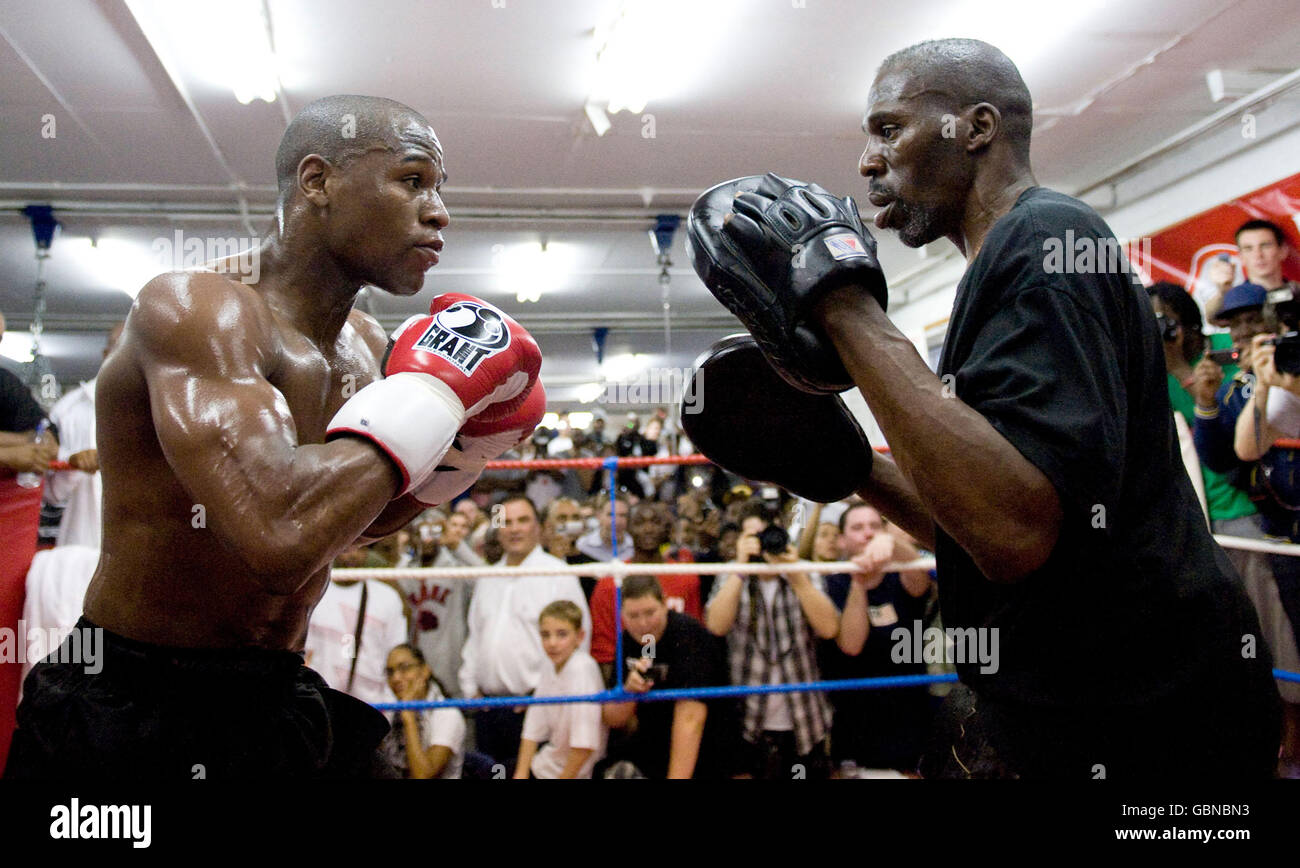 Mayweather Stockfotos und -bilder Kaufen - Alamy