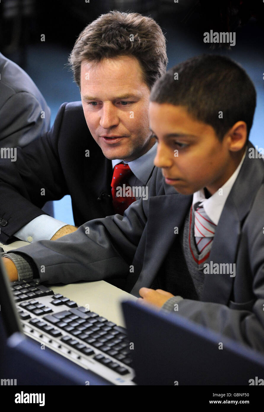 Clegg Besuche Sacred Heart School Stockfoto