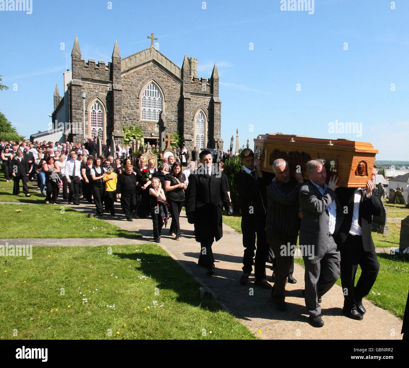 Die Beerdigung von Kevin McDaid in der St. John's Church, Coleraine Co Londonderry. Stockfoto