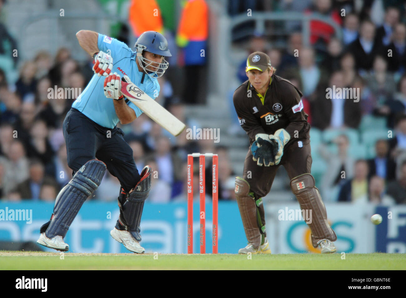 Cricket - Twenty20 Cup 2009 - South Division - Surrey Brown Caps gegen Sussex Sharks - The Brit Oval. Gary Wilson von Surrey Brown Caps (rechts) Stockfoto