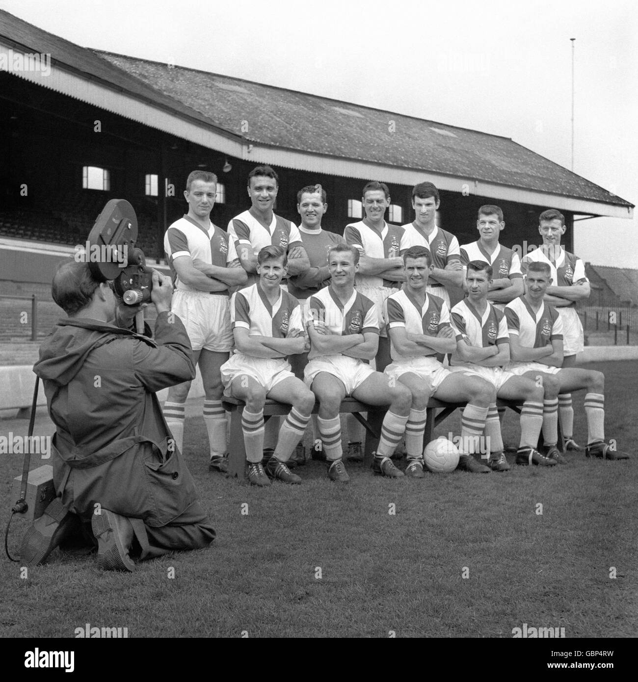 Blackburn Rovers Spieler, die Wolverhampton Wanderers im FA Cup Finale in Wembley treffen. Von links nach rechts, hintere Reihe; John Bray, Matt Woods, Harry Leyland, Louis Bimpson, Derek Dougan David Whelan, Mick McGrath. Erste Reihe; Edward Thomas, Peter Dobing, Ronnie Clayton (Kapitän von Blackburn und England), Bryan Douglas und Ally MacLeod. Stockfoto