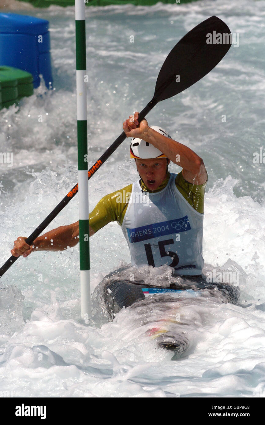 Kanufahren - Olympische Spiele 2004 In Athen - Kanuslalom-Rennen. Jens Ewald, Deutschland Stockfoto