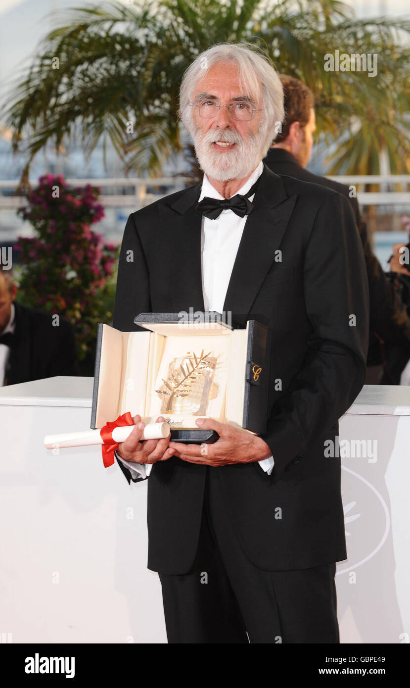 Regisseur Michael Haneke gewinnt die Palm D'Or für seinen Film das Weisse Band bei den Filmfestspielen von Cannes, die im Palais de Festival in Cannes, Frankreich, stattfinden. Stockfoto