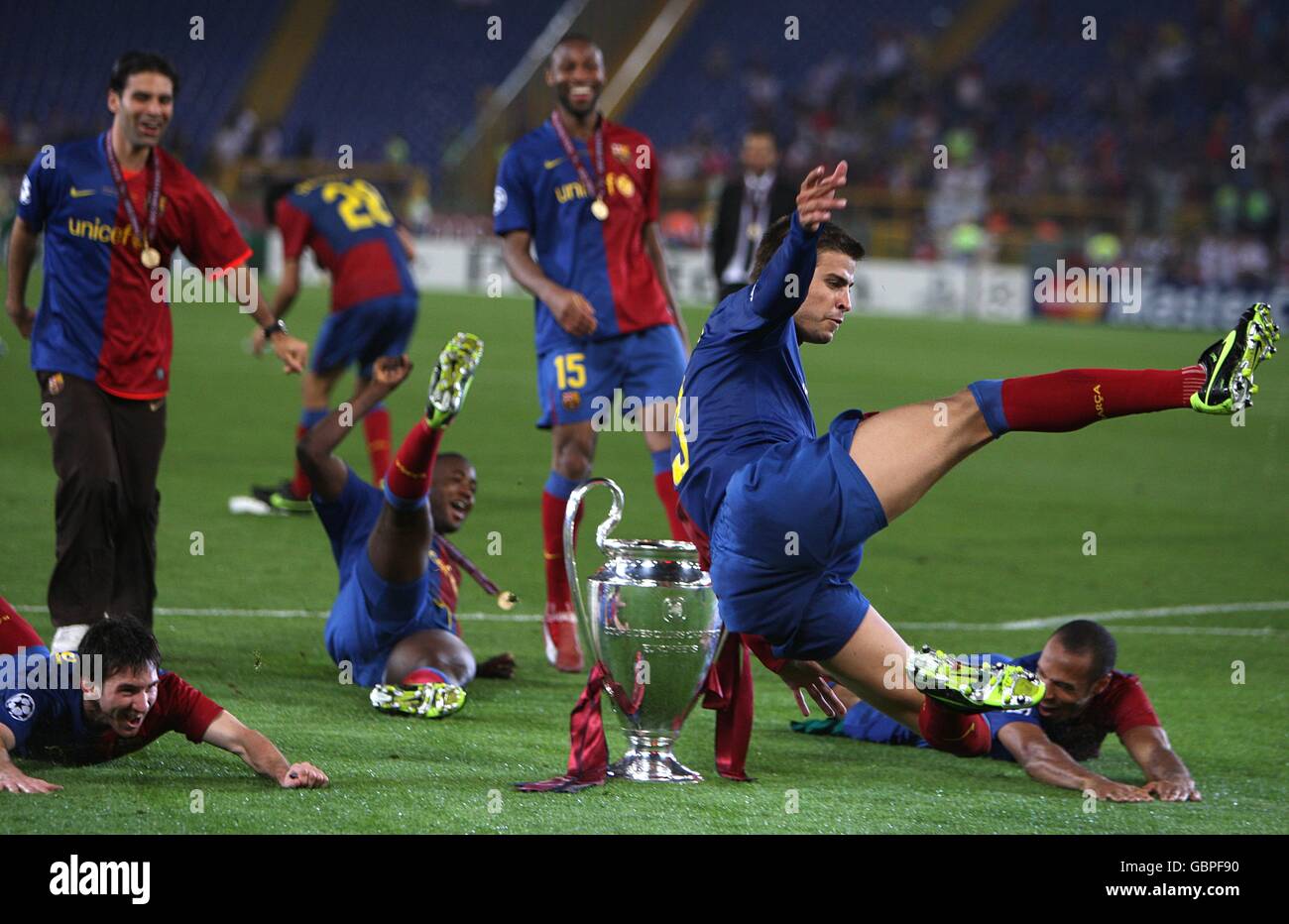 Fußball - UEFA Champions League - Finale - Barcelona / Manchester United - Stadio Olimpico. Die Spieler in Barcelona feiern, nachdem sie die Trophäe der UEFA Champions League gewonnen haben Stockfoto