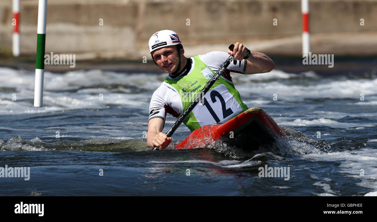 Der britische Mark Procter tritt bei den Europameisterschaften im Slalom in Holme Pierrepont, Nottingham, im Männer-C1 an. Stockfoto