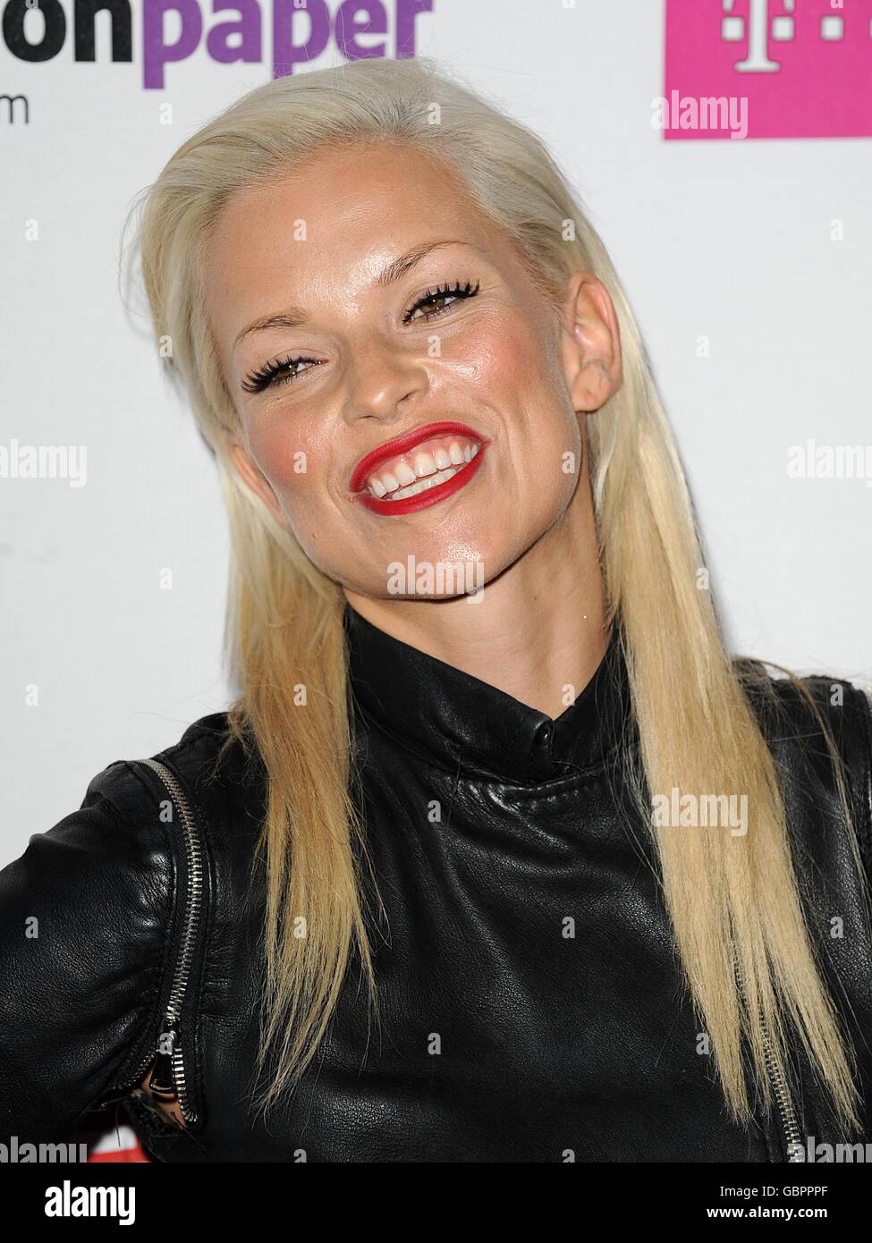 September im Presselauf bei Capital 95.8 Summertime Ball mit Barclaycard im Emirates Stadium. Stockfoto