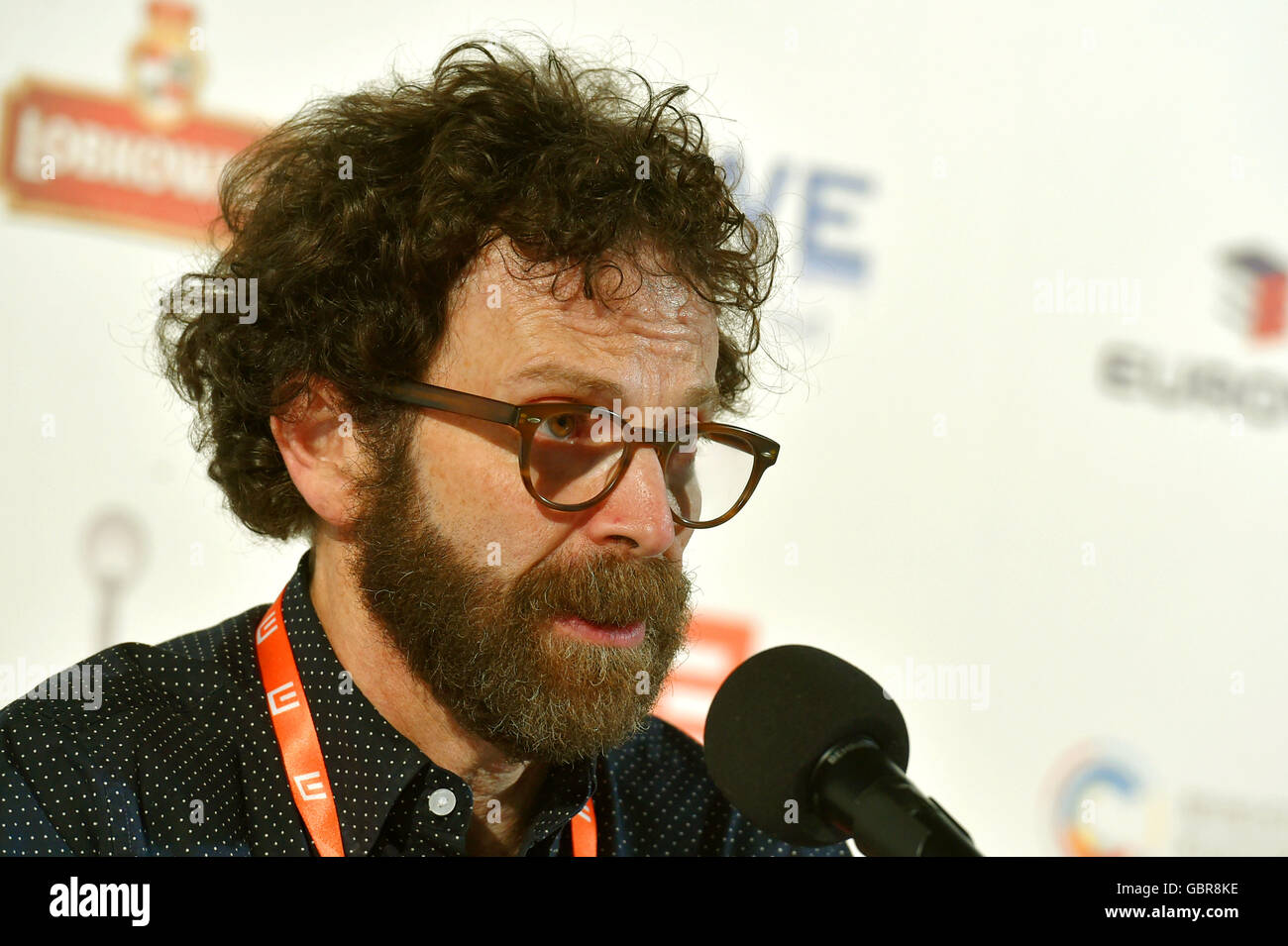 Karlovy Vary, Tschechien. 8. Juli 2016. Preisgekrönte US-Drehbuchautor Charlie Kaufman besucht eine Pressekonferenz auf der 51. internationalen Filmfestival Karlovy Vary in Karlsbad, Tschechische Republik, 8. Juli 2016. © Slavomir Kube es/CTK Foto/Alamy Live-Nachrichten Stockfoto