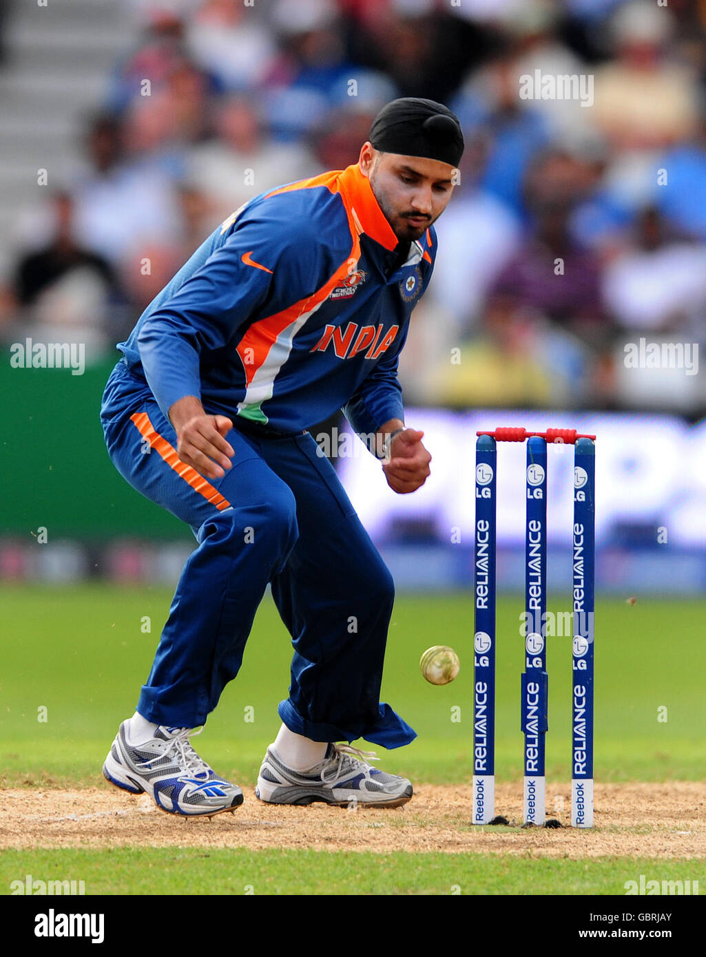 Der indische Harbhajan Singh während des ICC World Twenty20 Super Eights-Spiels in Trent Bridge, Nottingham. Stockfoto