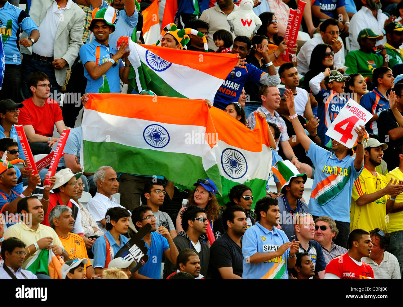 Cricket - ICC World Twenty20 Cup 2009 - Super Eights - Gruppe E - Südafrika - Indien - Trent Bridge. Indiens Fans beim ICC World Twenty20 Super Eights-Spiel in Trent Bridge, Nottingham. Stockfoto