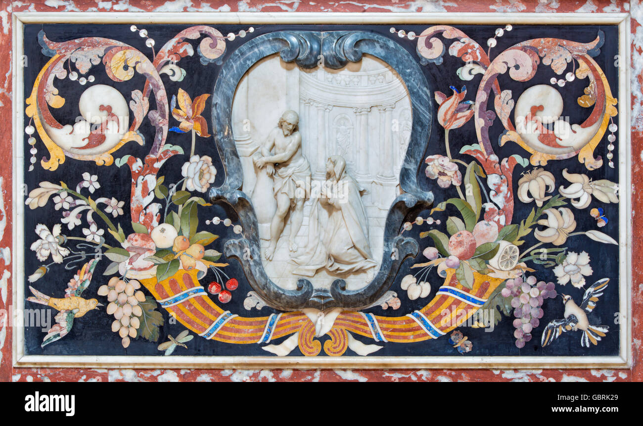 BRESCIA, Italien - 22. Mai 2016: Steinmosaik auf dem Seitenaltar in der Kirche Chiesa di Santa Maria del Carmine unbekannten Künstlers Stockfoto
