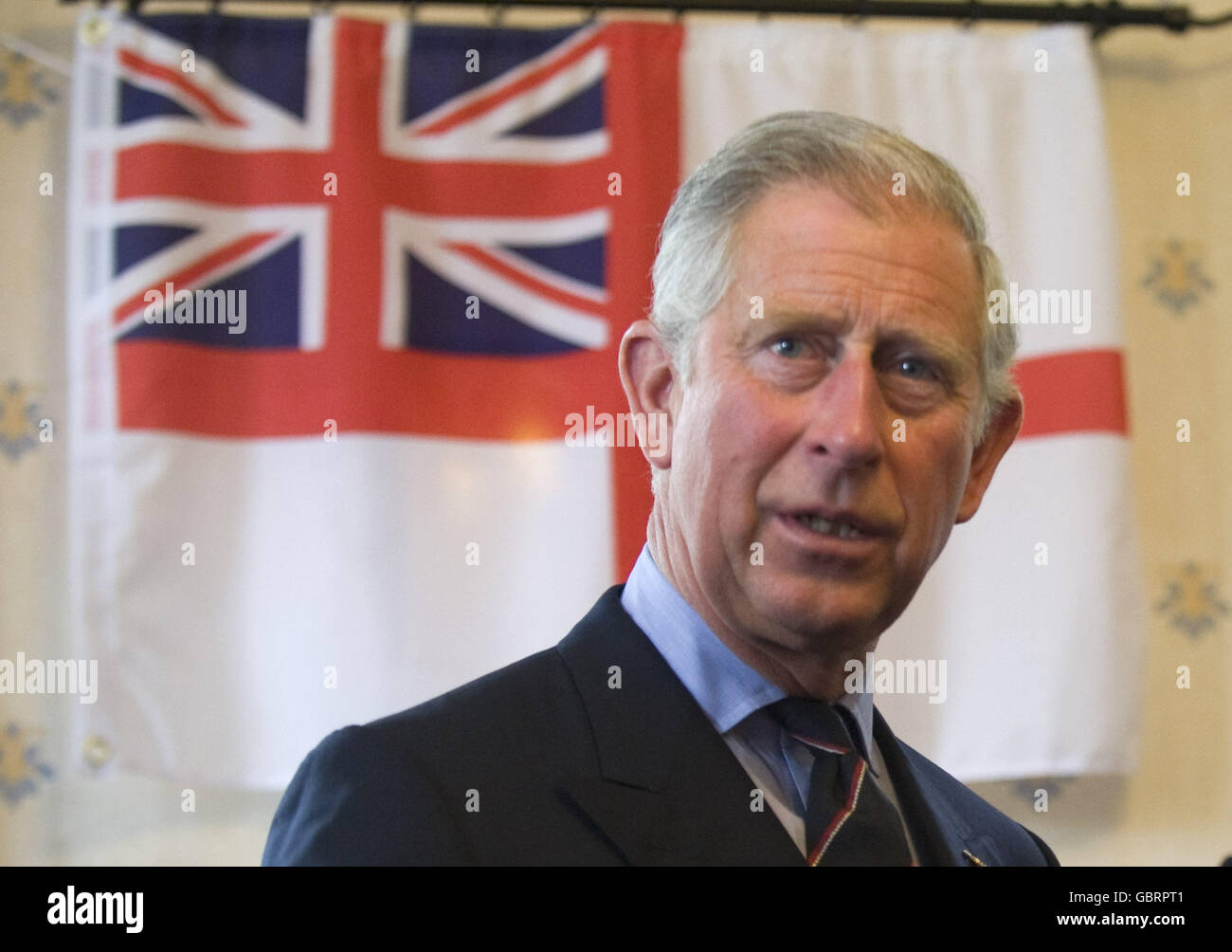 Der Prinz von Wales, Patron des Royal Naval Benevolent Trust, während eines Besuchs im Pembroke House des Royal Naval Benevolent Trust in Gillingham, Kent. Stockfoto