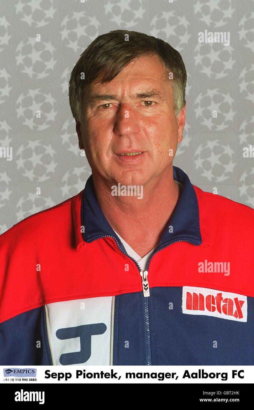 UEFA Champions League 1995/96 .... Sepp Piontek, Manager, Aalborg FC Stockfoto