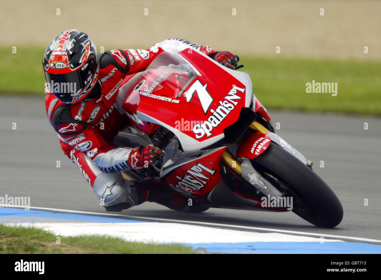 Motorradfahren - großer Preis von Großbritannien - Moto GP - Qualifikation. Carlos Checa in Aktion Stockfoto