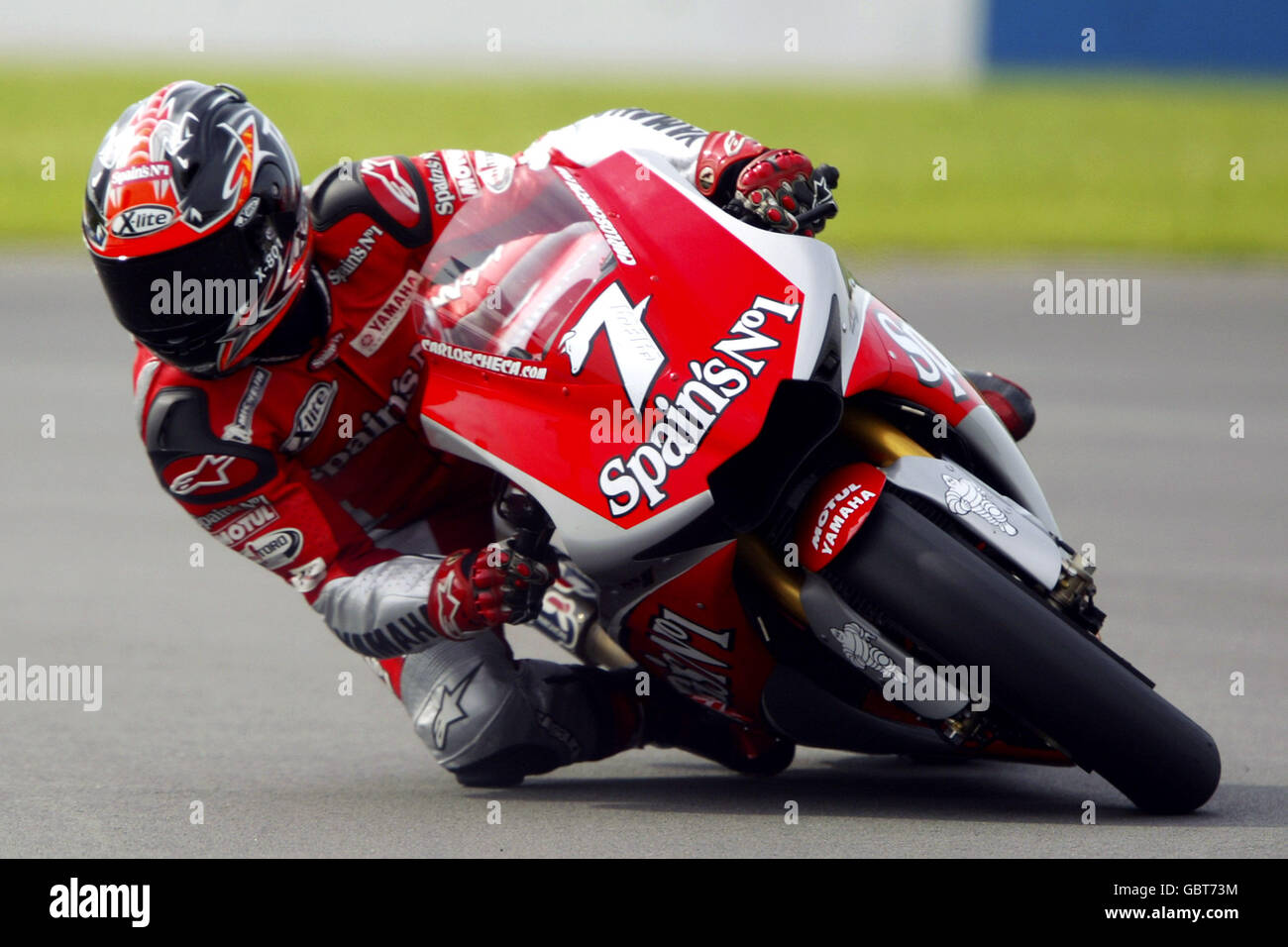 Motorradfahren - großer Preis von Großbritannien - Moto GP - Qualifikation. Carlos Checa in Aktion Stockfoto