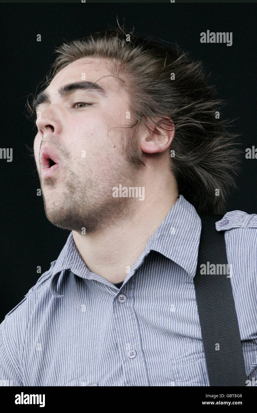 Charlie Simpson von der Band Fightstar tritt auf der zweiten Bühne während des Download Festivals 2009 im Donnington Park in Derby auf. Stockfoto