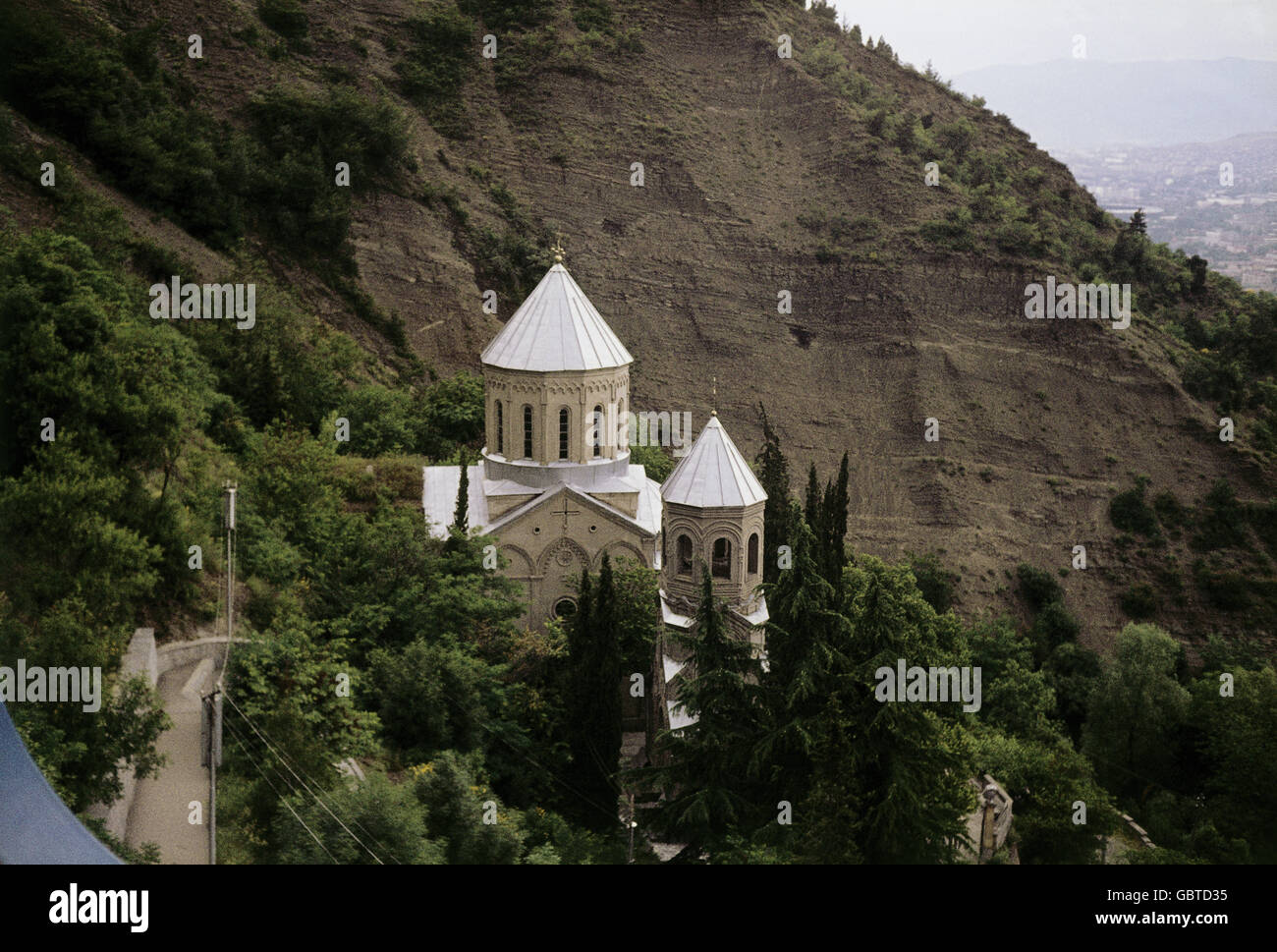 Geographie / Reisen, Russland, Georgien, Tiflis, Blick mit St. David's Kirche und Mtasminda Pantheon, 1977, Additional-Rights-Clearences-not available Stockfoto