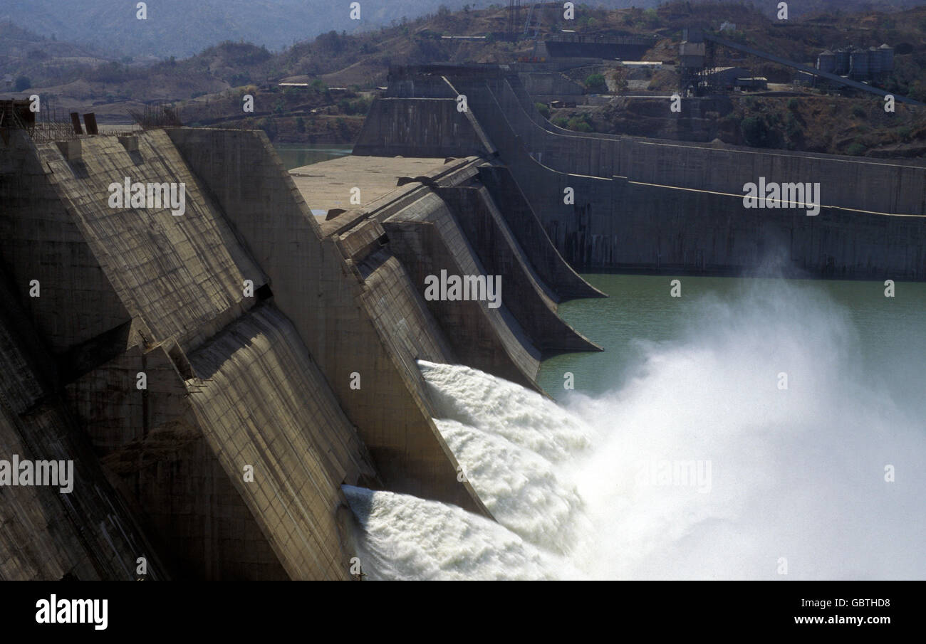 Der Fluss Wasserkraft-Staudamm-Projekt des Sardar Sarovar in der Provinz Gujarat in Indien. Stockfoto