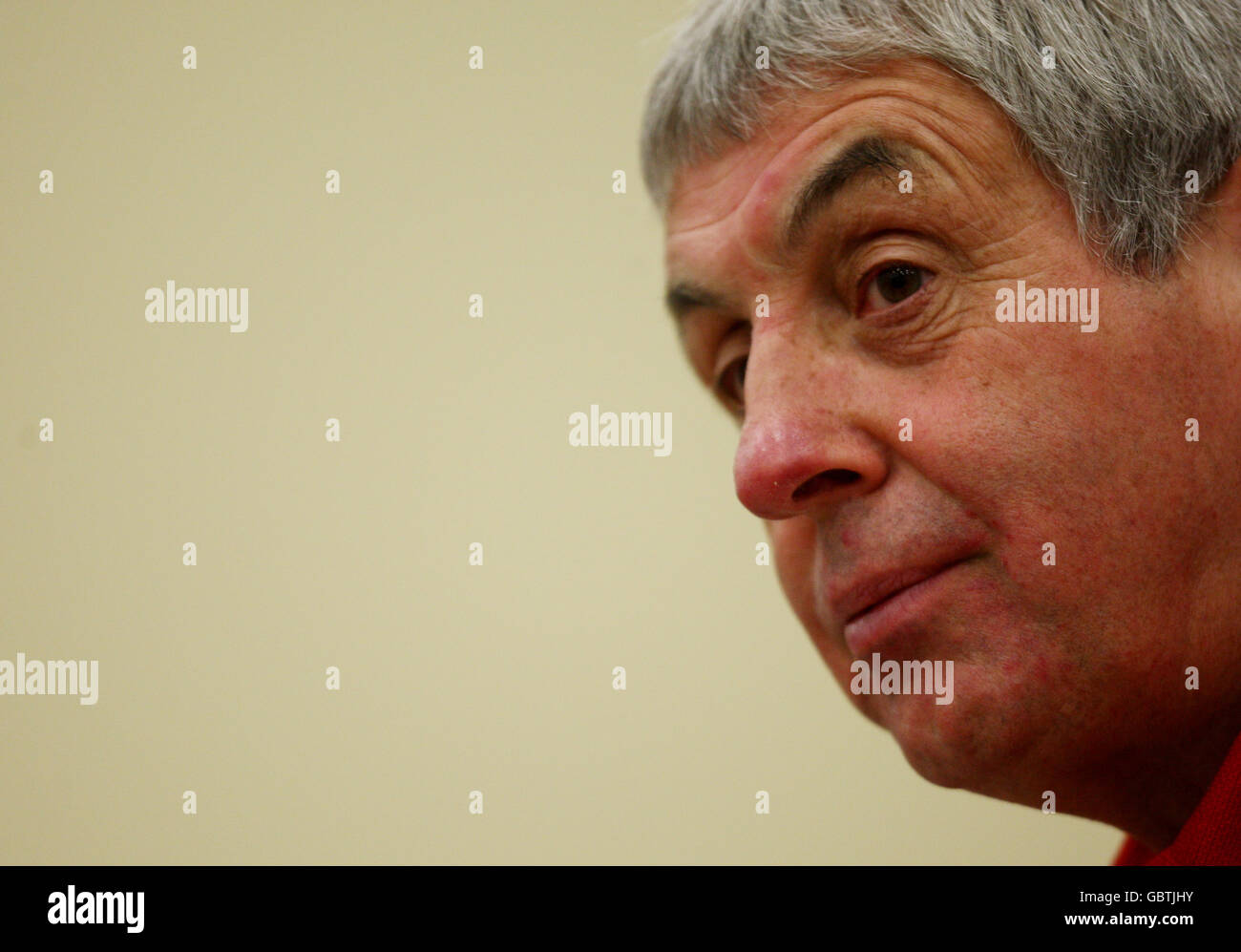 Ian McGeechan, Cheftrainer der britischen und irischen Lions, während einer Pressekonferenz im Teamhotel in Pretoria, Südafrika. DRÜCKEN Sie VERBANDSFOTO. DRÜCKEN Sie VERBANDSFOTO. Bilddatum: Sonntag, 28. Juni 2009. Siehe PA Story RUGBYU Lions. Bildnachweis sollte lauten: David Davies/PA Wire. EINSCHRÄNKUNGEN: Nutzung unterliegt Einschränkungen. . Kommerzielle Nutzung nur mit vorheriger schriftlicher Genehmigung von SA Rugby. Änderung und Manipulation nur für redaktionelle Zwecke. Weitere Informationen erhalten Sie unter +44 (0)1158 447447. Stockfoto