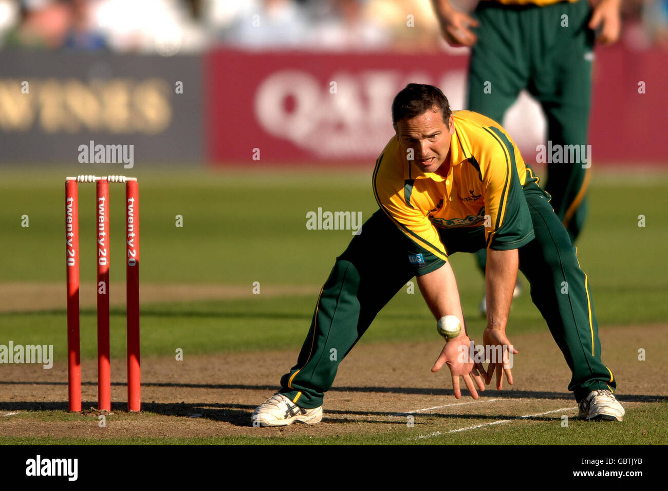 Cricket - Twenty20 Cup 2009 - North Division - Nottinghamshire Outlaws / Leicestershire Foxes - Trent Bridge. Mark Ealham, Nottinghamshire Stockfoto