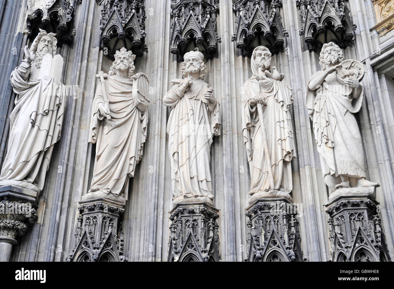 Statuen, Skulpturen, Eingangsportal, Fassade, Kölner Dom, Köln, Koeln, Rheinland, Nordrhein-Westfalen, Deutschland / Köln Stockfoto