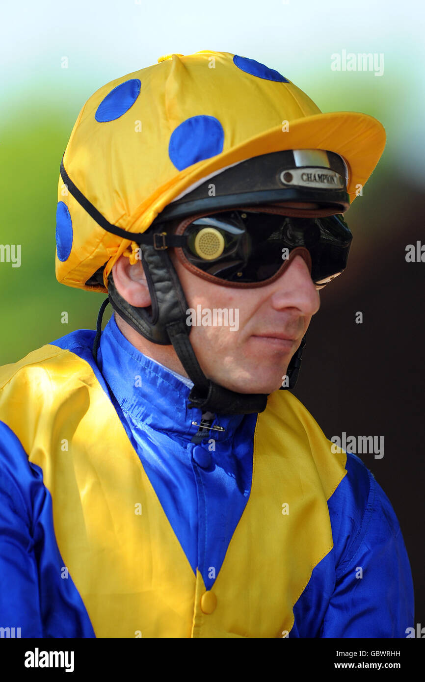 Pferderennen - Haydock Park. Jockey Seb Sanders Stockfoto