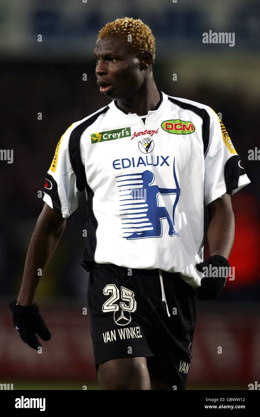 Fußball - Belgische Jupiler League - Sporting Lokeren / Club Brügge. Aristide Bance, Sporting Lokeren Stockfoto