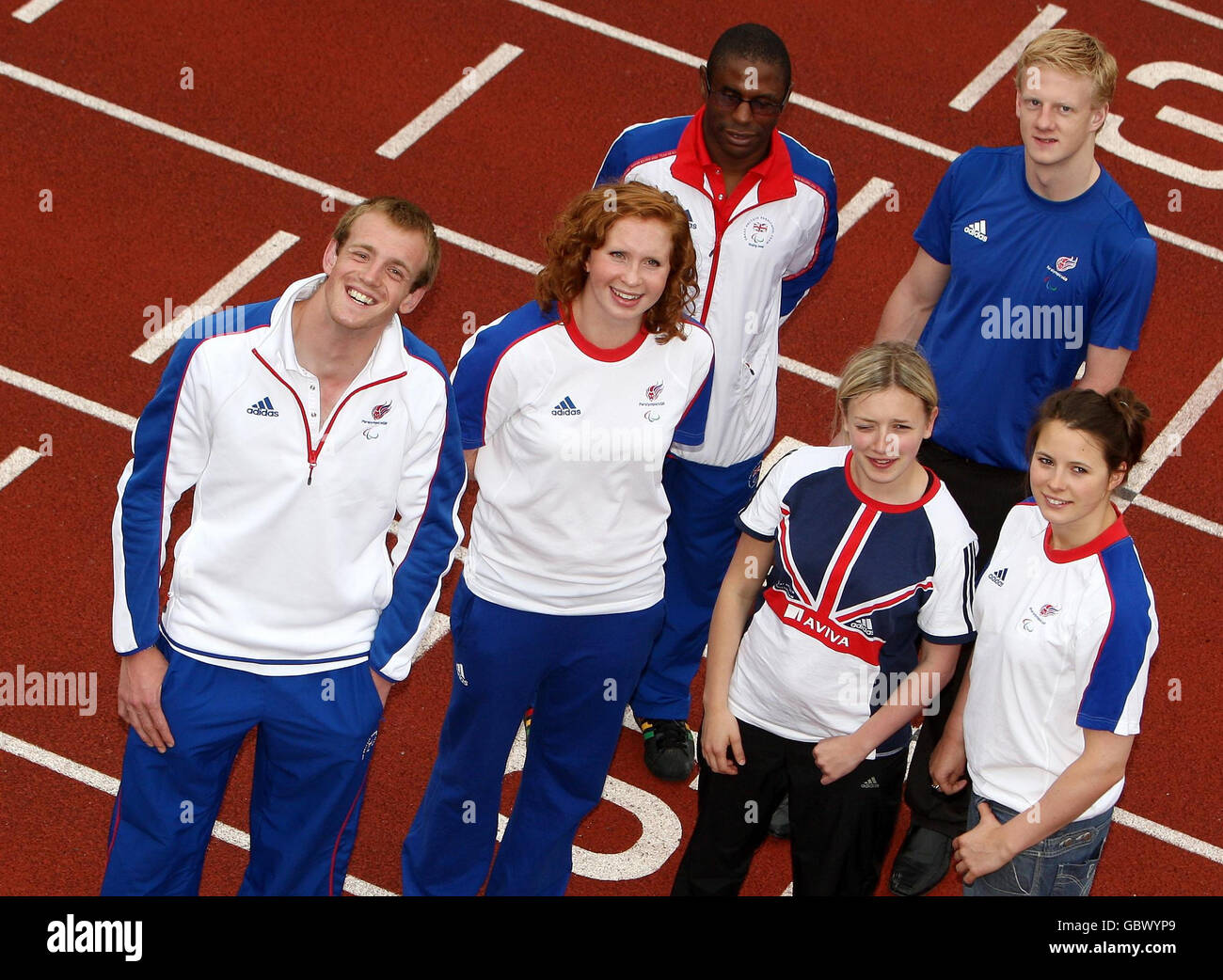 Paralympiker Ben Rushgrove, Kate Grey, Darren Harris, Katrina Hart, Dave Hill und Liz Johnson posieren für ein Bild vor der Pressekonferenz der British Paralympic Association im Sporttrainingsdorf der Universität Bath, Bath. Stockfoto