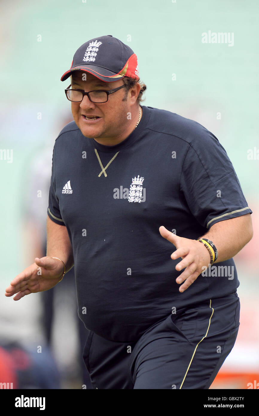 Cricket - ICC Women's World Twenty20 Cup 2009 - Halbfinale - England gegen Australien - The Brit Oval. Mark Lane, England Cricket-Trainer der Frauen Stockfoto