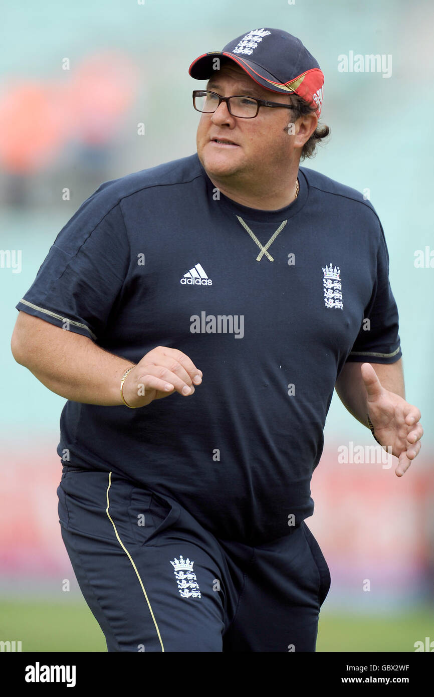 Cricket - ICC Women's World Twenty20 Cup 2009 - Halbfinale - England gegen Australien - The Brit Oval. Mark Lane, England Cricket-Trainer der Frauen Stockfoto