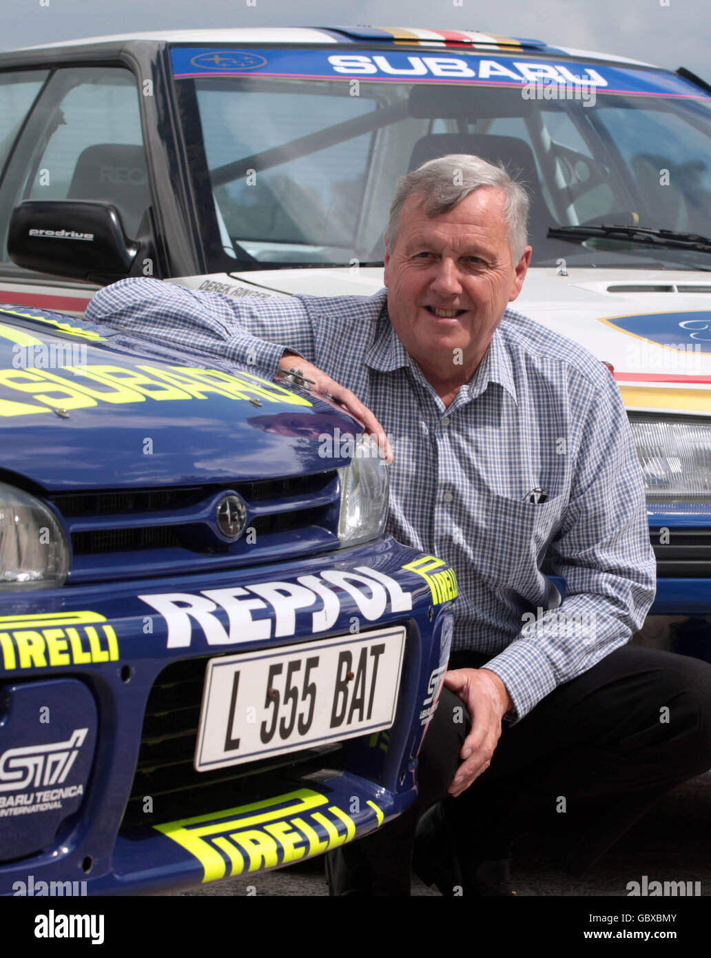 Jimmy McRae mit den Subaru Impreza Autos seines Sohnes ExRallye
