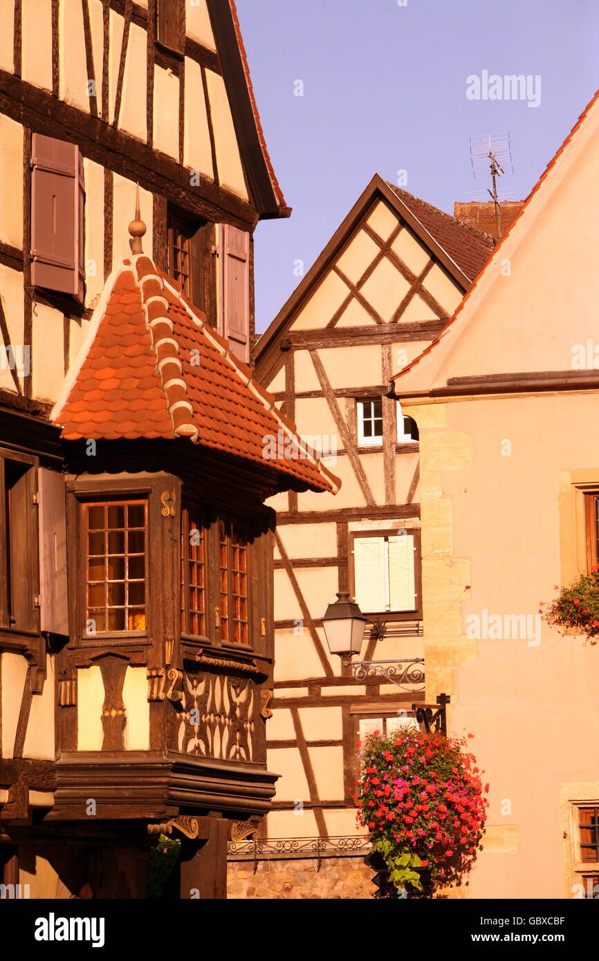 Das Traditionelle Weindorf Riquewihr ein der Weinstraße Im Elsass Im Osten von Frankreich. Stockfoto