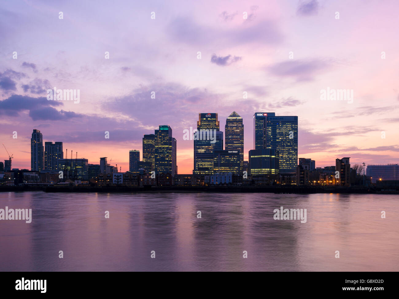 London Skyline bei Sonnenuntergang, Canary Wharf, England Stockfoto