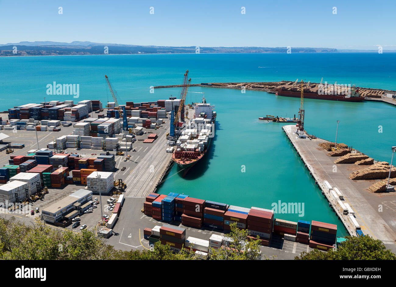 Dockt Containerschiff entladen in Napier, Neuseeland Stockfoto
