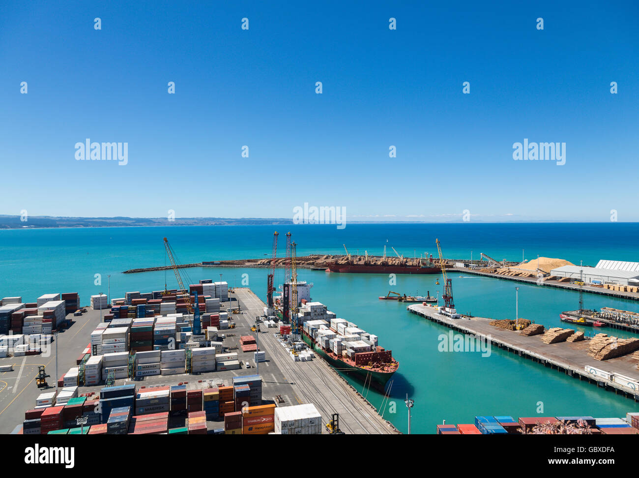 Dockt Containerschiff entladen in Napier, Neuseeland Stockfoto