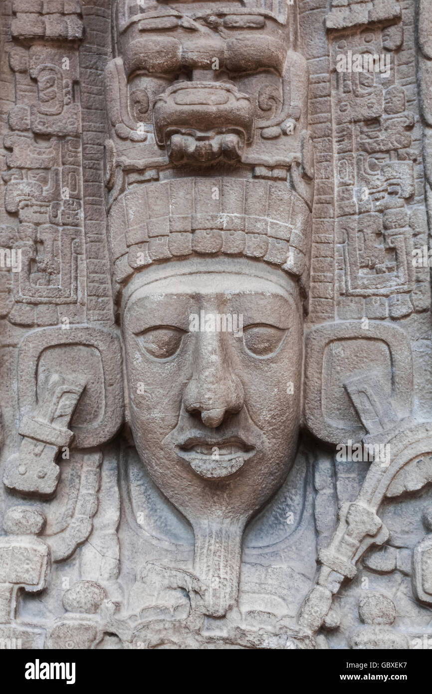 Cambridge, University Museum für Archäologie und Anthropologie, Gipsabdruck von Maya Skulptur von Quirigua in Guatemala Stockfoto