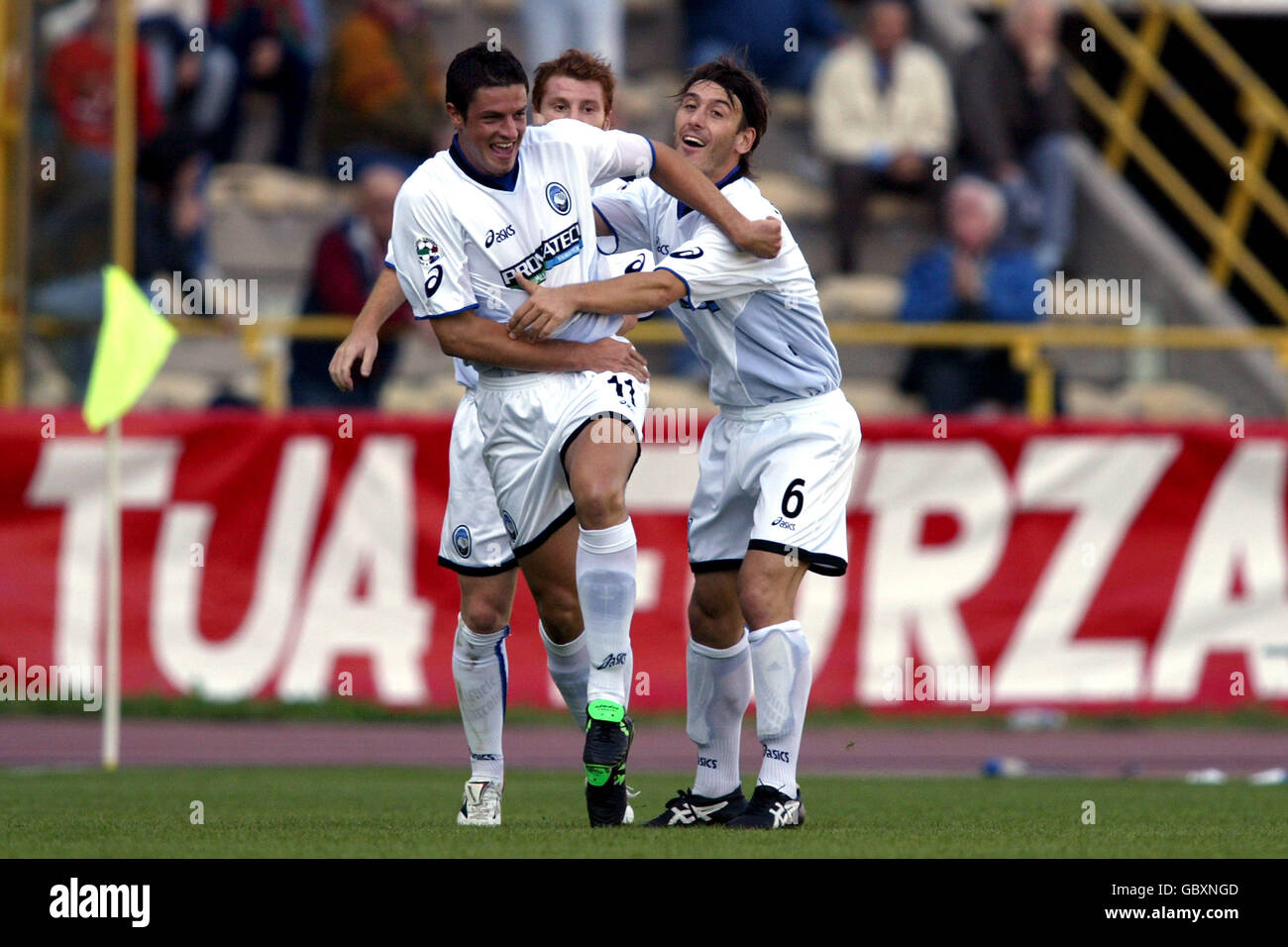 Atalanta's Igor Budan (l) feiert Scoring das Eröffnungstreffer mit Teamkollege Gianpaolo Bellini (r) Stockfoto