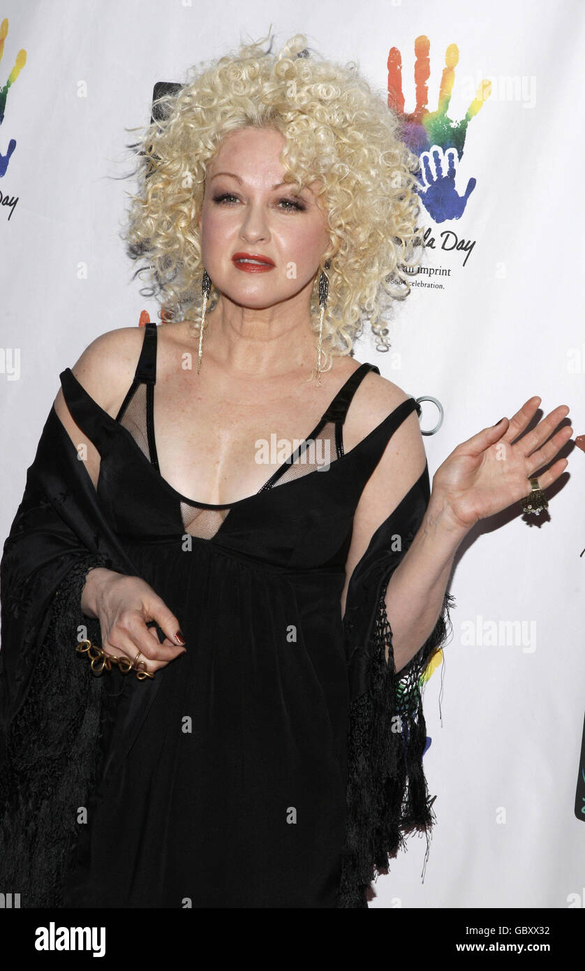Sängerin Cyndi Lauper nimmt am Mandela Day: Einem Festkonzert 46664 in der Radio City Music Hall in New York City Teil. Stockfoto