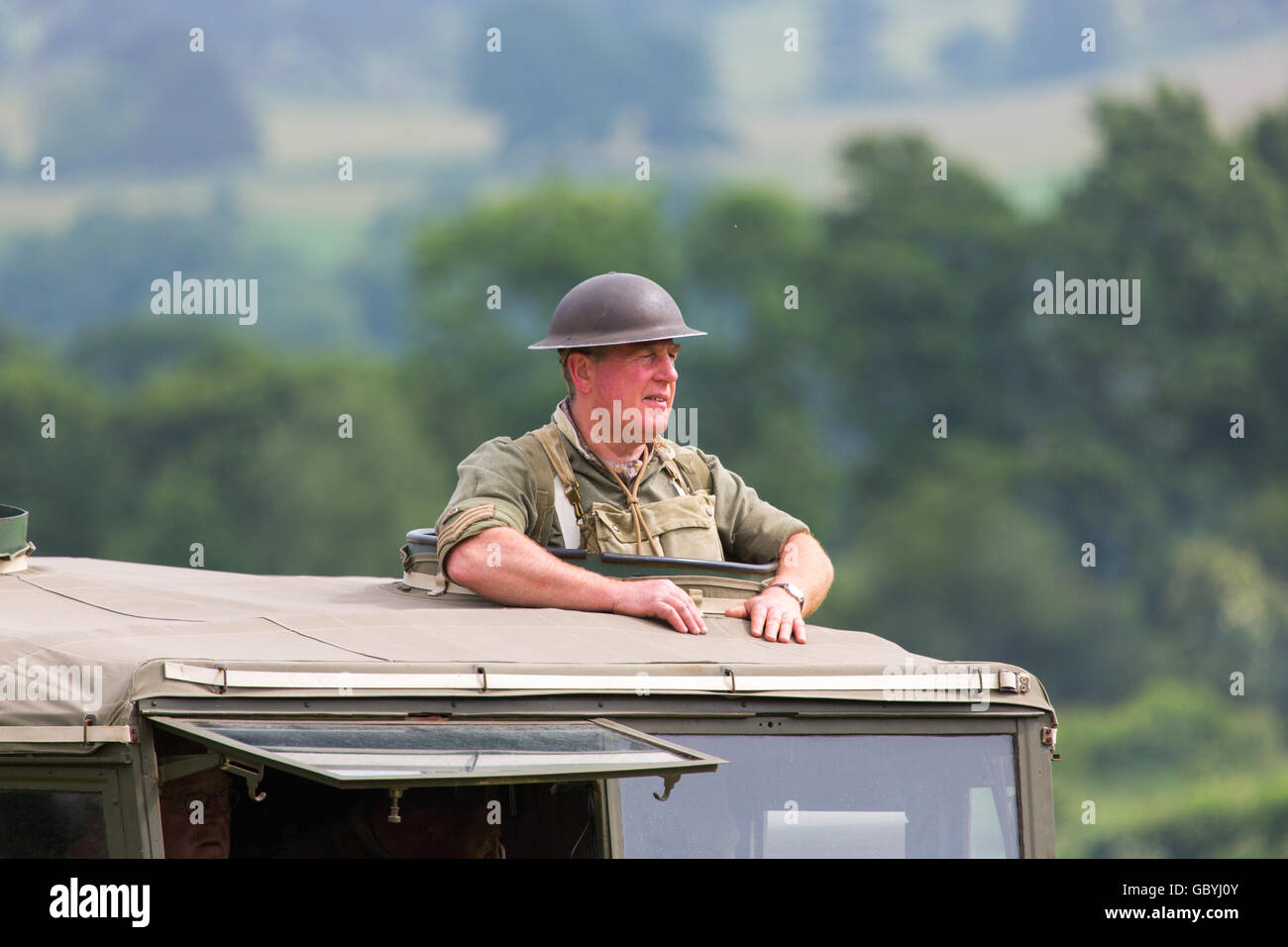Ein 2. Weltkrieg Re-Enactor in einem LKW-Konvoi am Graben für Sieg Krieg Wochenende in Somerset Stockfoto