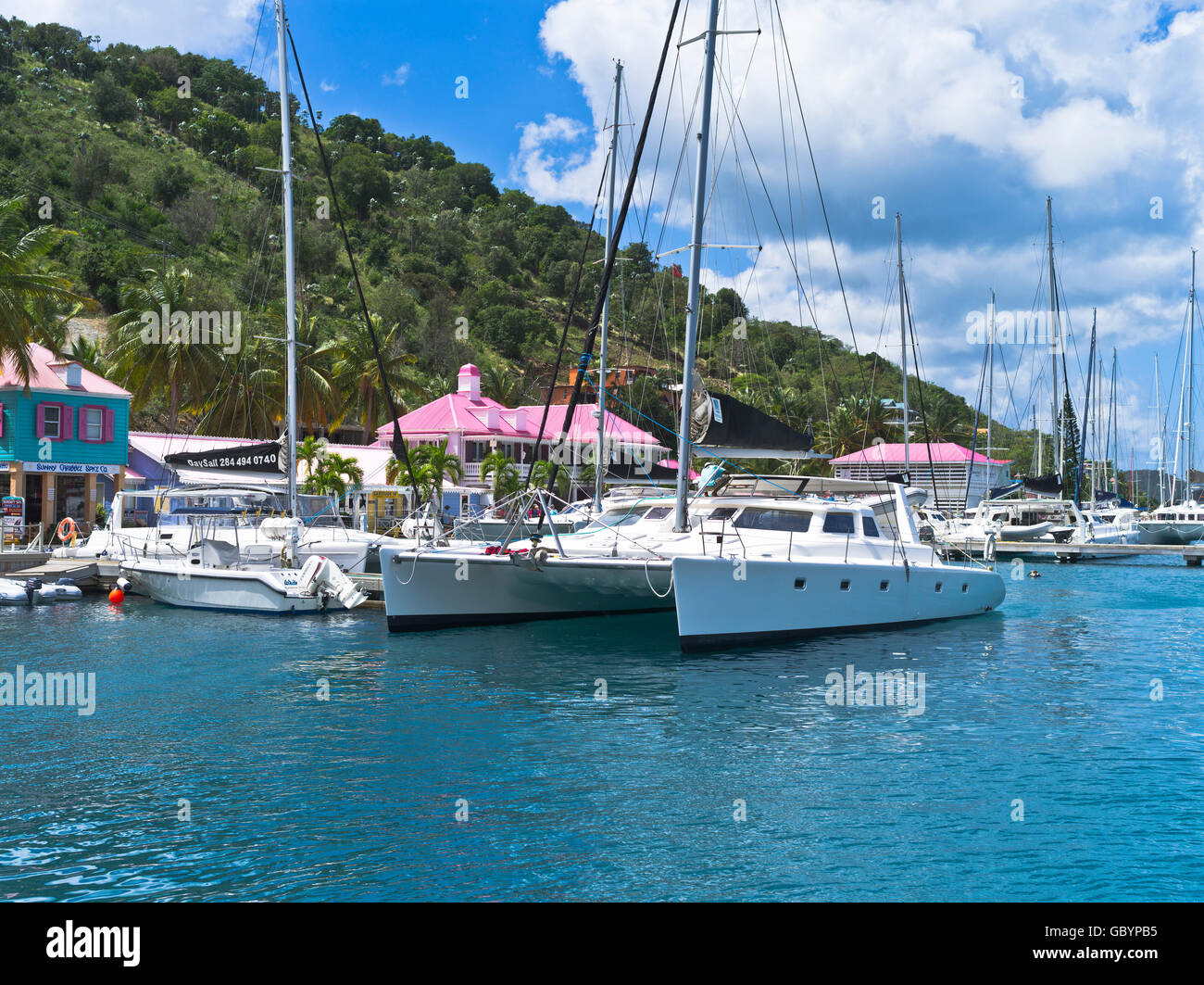 dh Sopers Loch TORTOLA CARIBBEAN Yacht Marina Restaurants Luxus Katamaran Boot Bvi Karibik-lifestyle Stockfoto