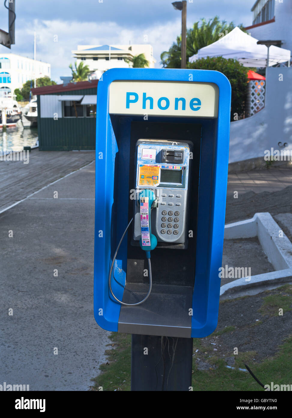 dh Road Town TORTOLA Karibik Telefon Kiosk Karte Feld Straße Pay Telefonkabine Stockfoto