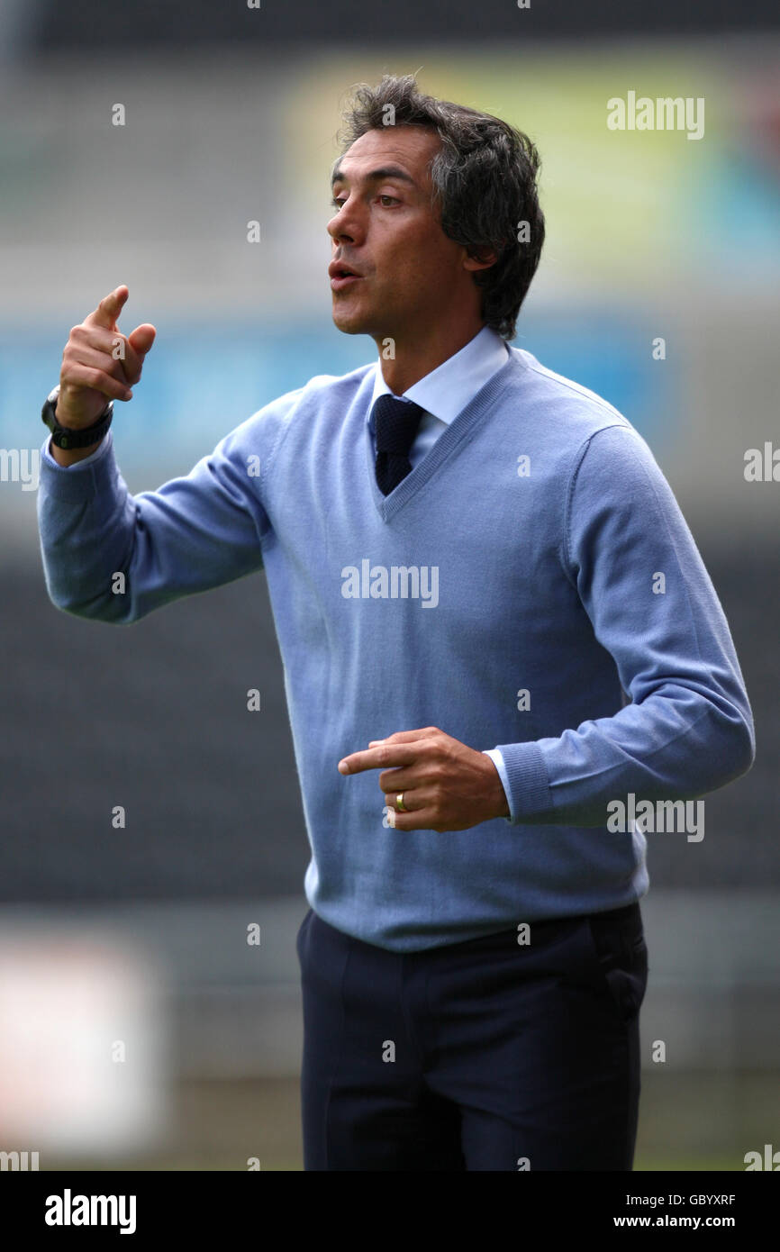 Fußball - Vorsaison freundlich - Swansea City / FC Twente - The Liberty Stadium. Paulo Sousa, Manager von Swansea City Stockfoto