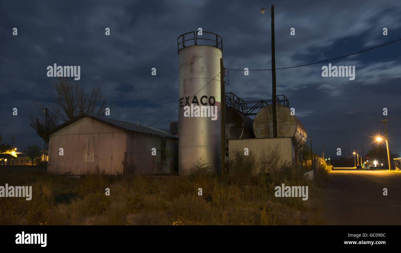 Nächtliche Szene in Marfa, Texas. Die Stadt ist die Heimat der Chinati Foundation des Künstlers Donald Judd Stockfoto